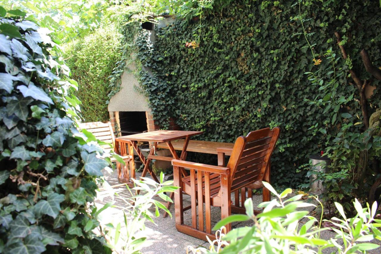West Capital - Free Private Parking Apartamento Zagreb Exterior foto