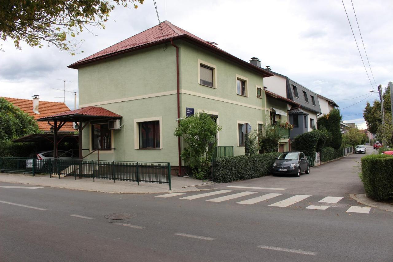 West Capital - Free Private Parking Apartamento Zagreb Exterior foto