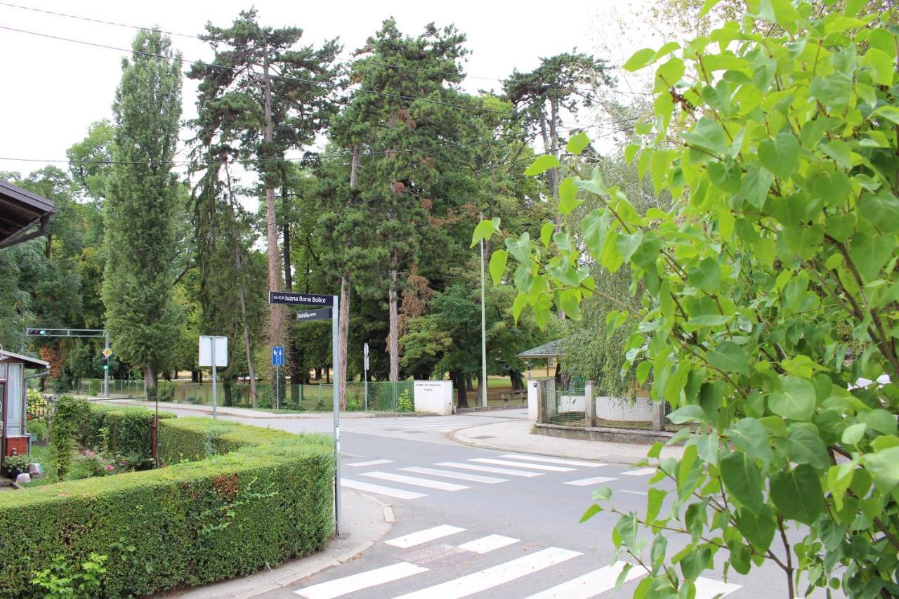 West Capital - Free Private Parking Apartamento Zagreb Exterior foto